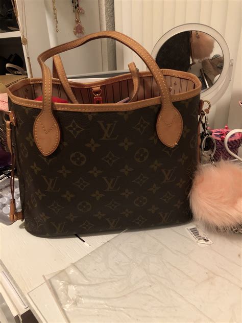 vuitton neverfull pm.